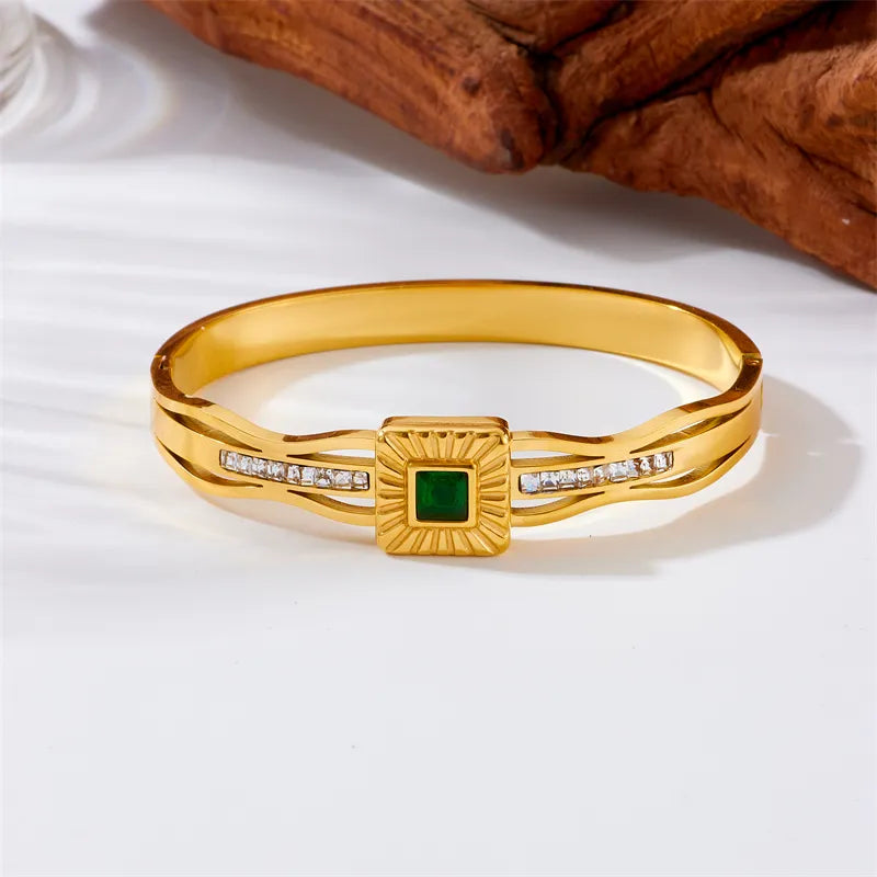 Bracelete Cravejado - Zircônia e Cristal Verde Esmeralda Banhado a Ouro 18k