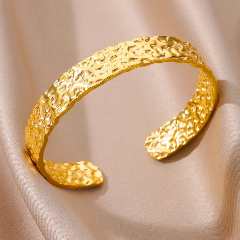 Bracelete Tendencia Banhado a Ouro 18k